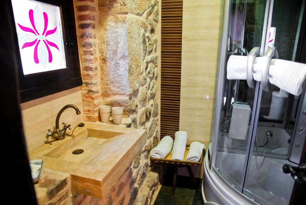 Posada Real La Montanesa Corrales De Buelna Ruang foto