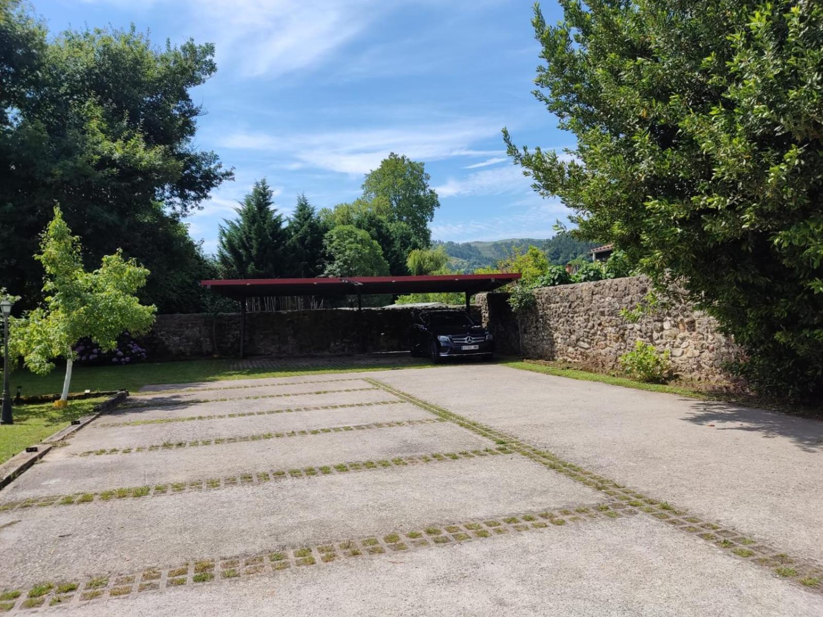 Posada Real La Montanesa Corrales De Buelna Bagian luar foto