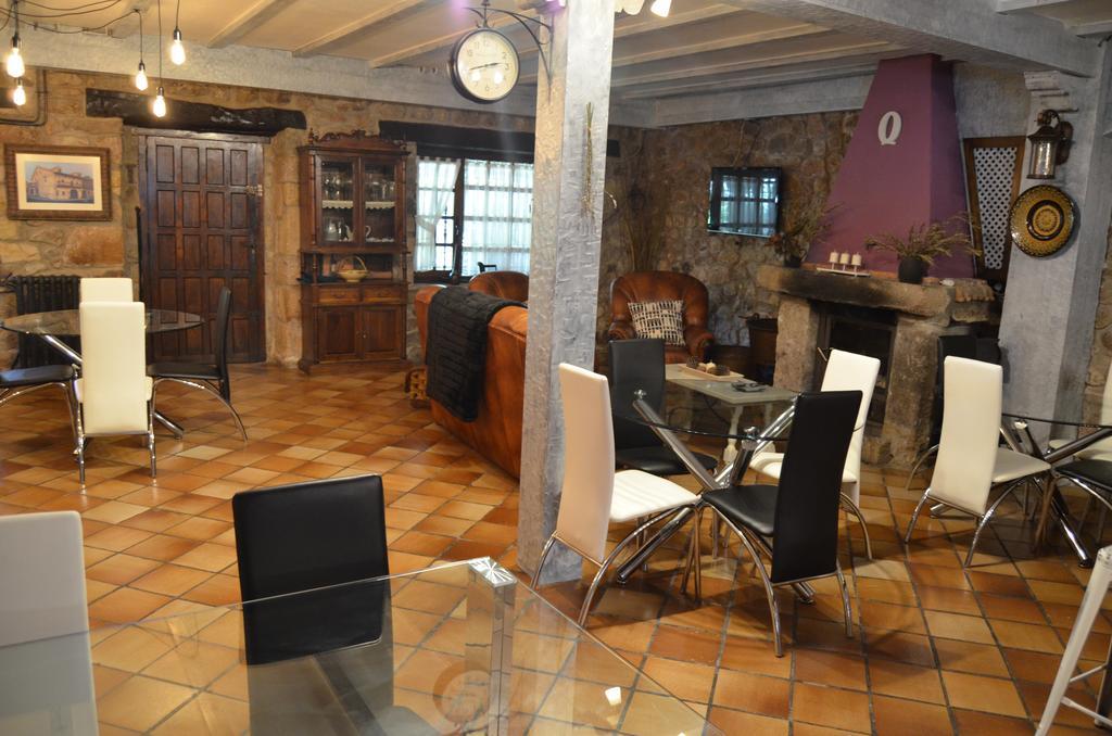 Posada Real La Montanesa Corrales De Buelna Bagian luar foto