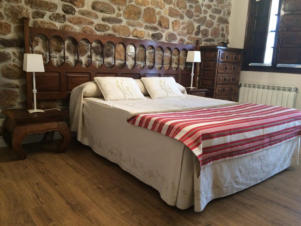 Posada Real La Montanesa Corrales De Buelna Bagian luar foto